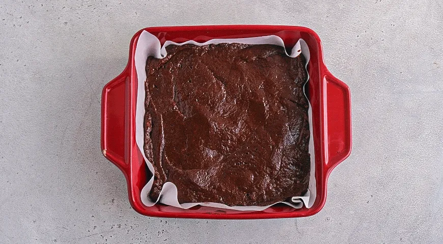 Брауни с черешней и кардамоном