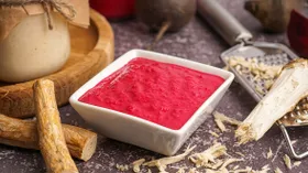 Соус из хрена со свеклой (к холодным закускам из рыбы и мяса)