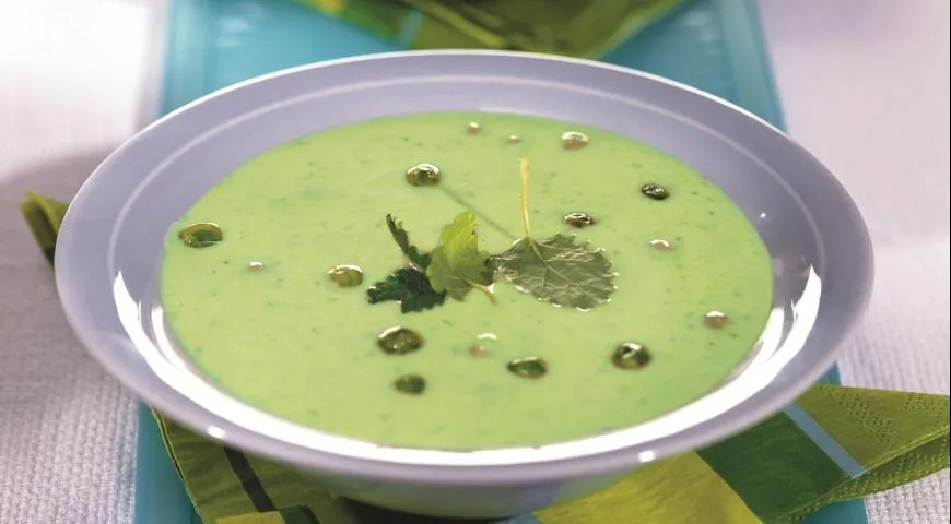 Суп из молодого зеленого горошка