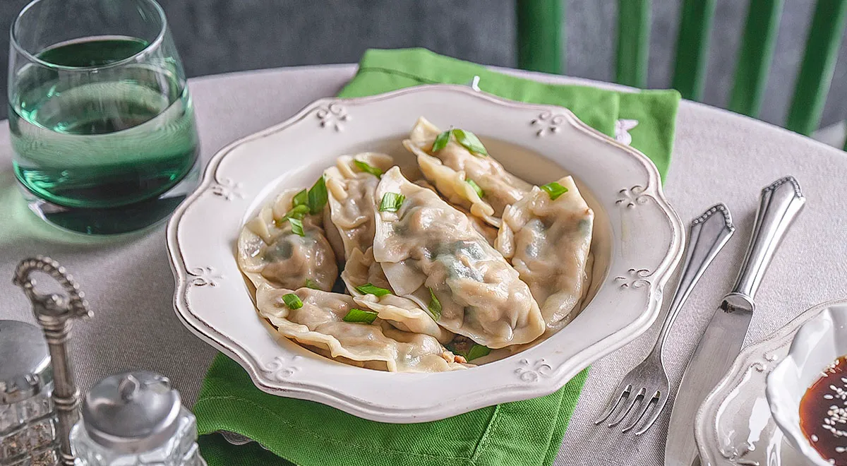 Постные вареники с тофу и грибами