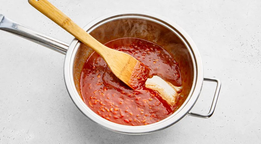 Крылышки в кисло сладком соусе на сковороде