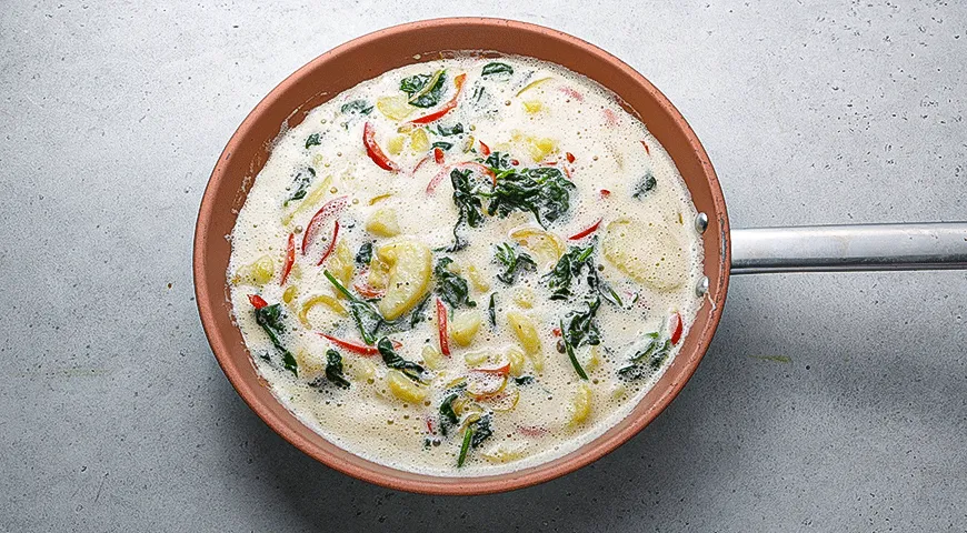 Картофельная фриттата с перцем и шпинатом