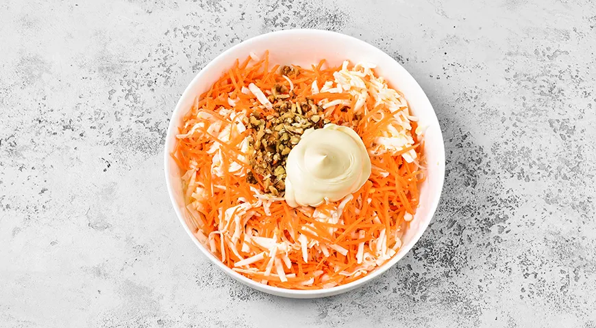 Салат «Белочка» из плавленого сырка