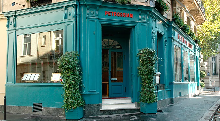 Знаменитый икорный ресторан Petrossian предлагает комплексный обед из любых трех блюд меню за 39 евро!