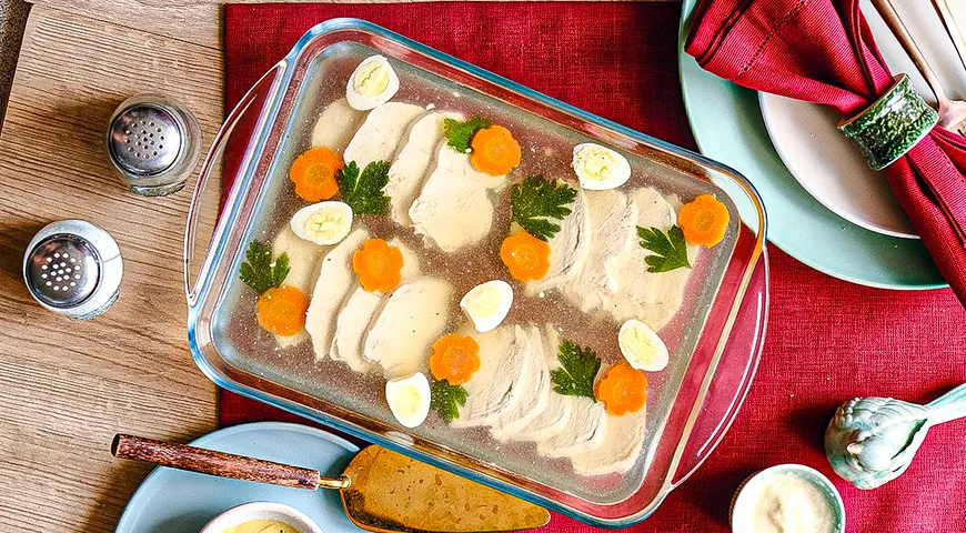 Заливное из курицы на праздничный стол