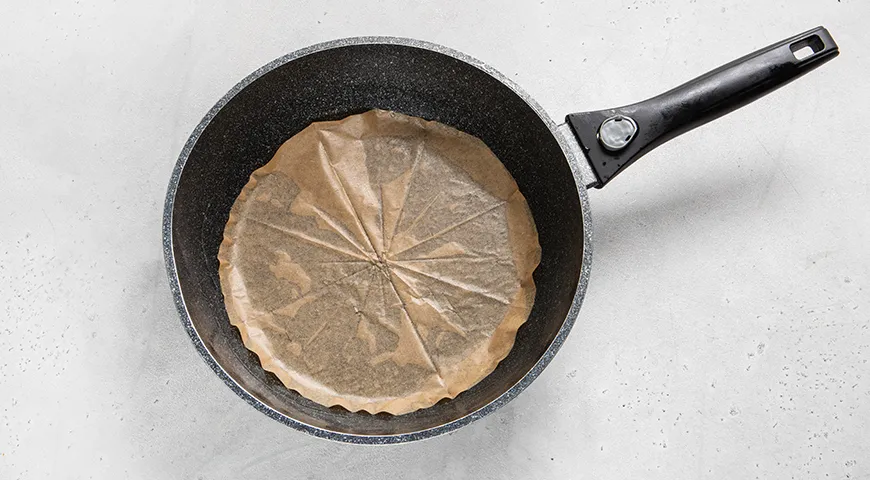 Яблочный пирог на сковороде