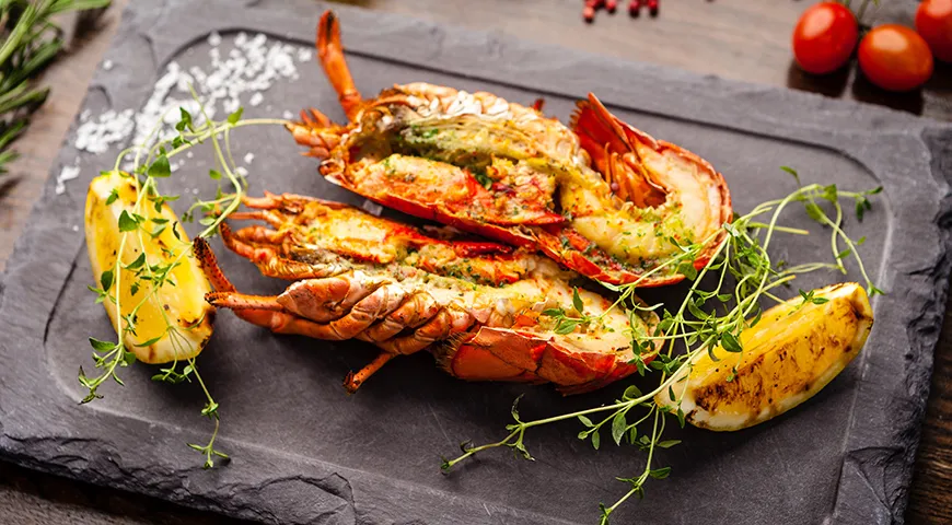 Лобстер на гриле с соусом бер блан