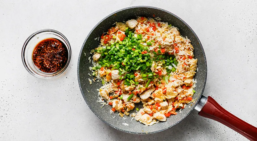 Тяхан с курицей и овощами