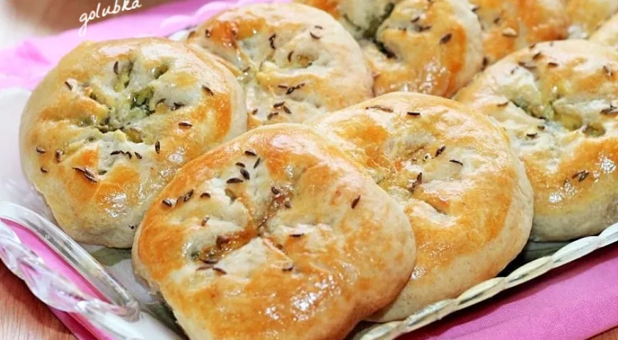 Готовим пирожки-булочки на кефире с оливками и зеленью 