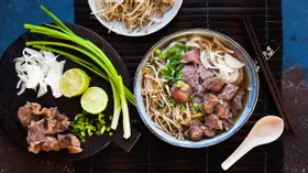 Как сварить культовый азиатский суп фо бо у себя на кухне