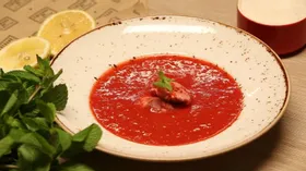 Холодный клубнично-имбирный суп за 10 минут