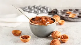 Как сварить сгущенку и использовать ее в десертах