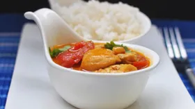 Рецепты с курятиной, карри и томатами