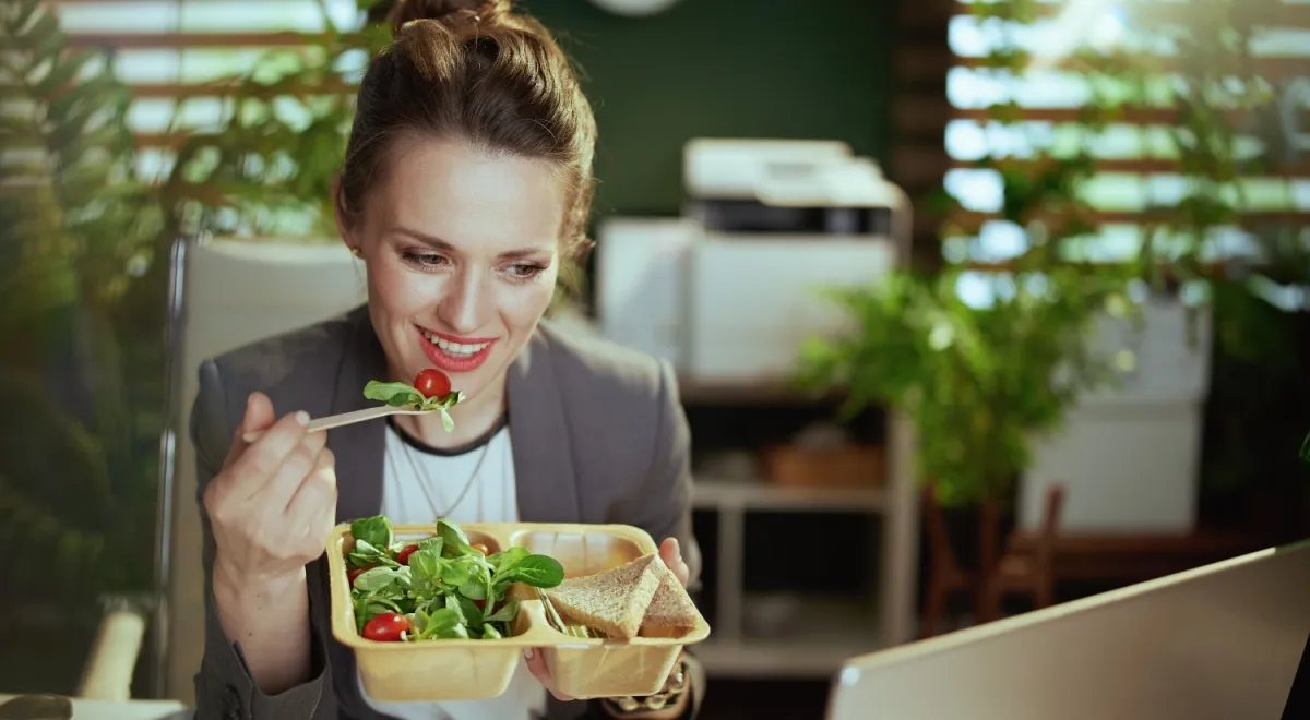 Стало известно, что нужно есть в 40 лет для сохранения памяти после 70