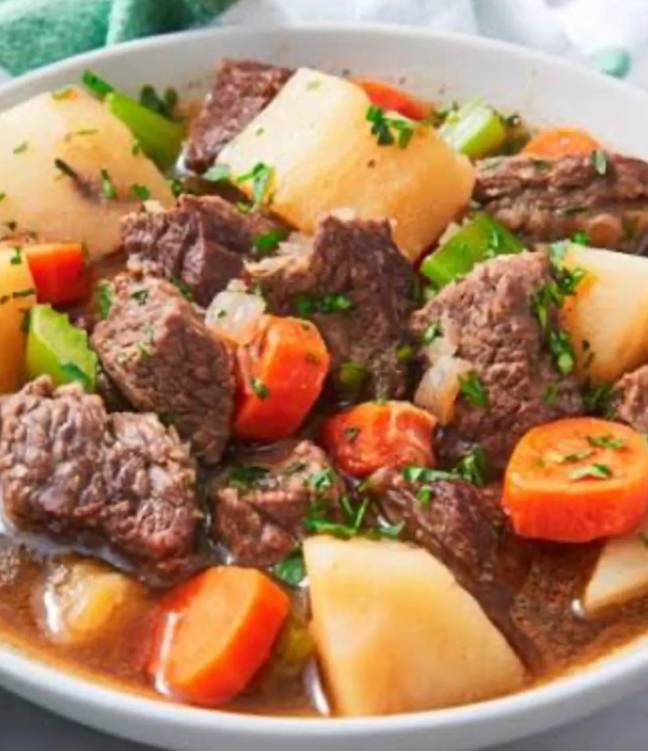 Тушеная говядина с овощами