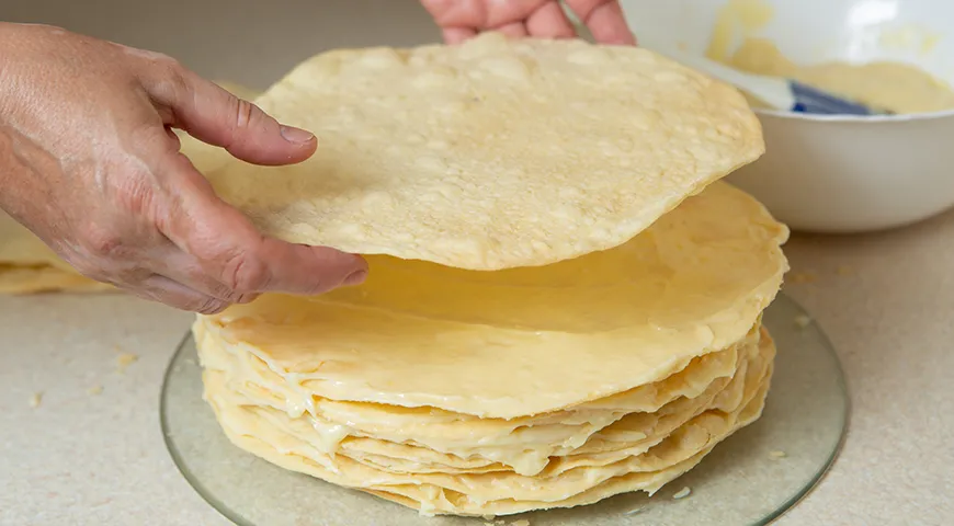 В советскую эпоху торт «Наполеон» научилась готовить каждая уважающая себя женщина