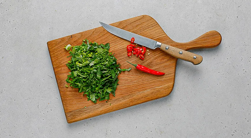Куриный суп с рисовой лапшой по-азиатски