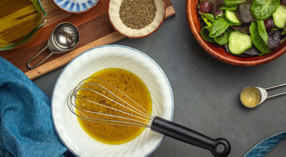 Пробуем новое: салатную заправку на основе уксуса из шампанского