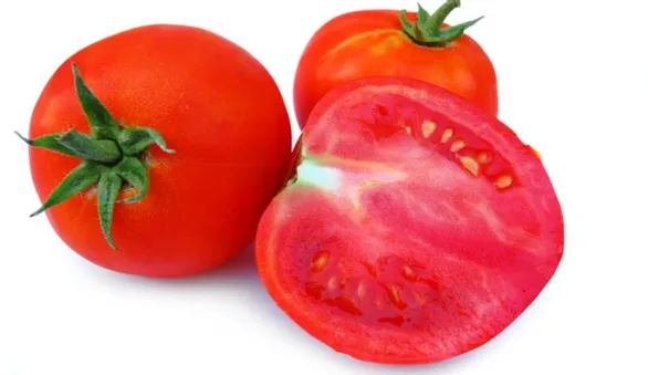 томат