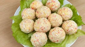 Шарики с крабовыми палочками и рисом