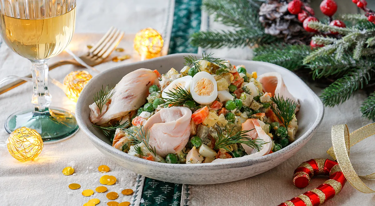 Оливье с курицей и копченой индейкой