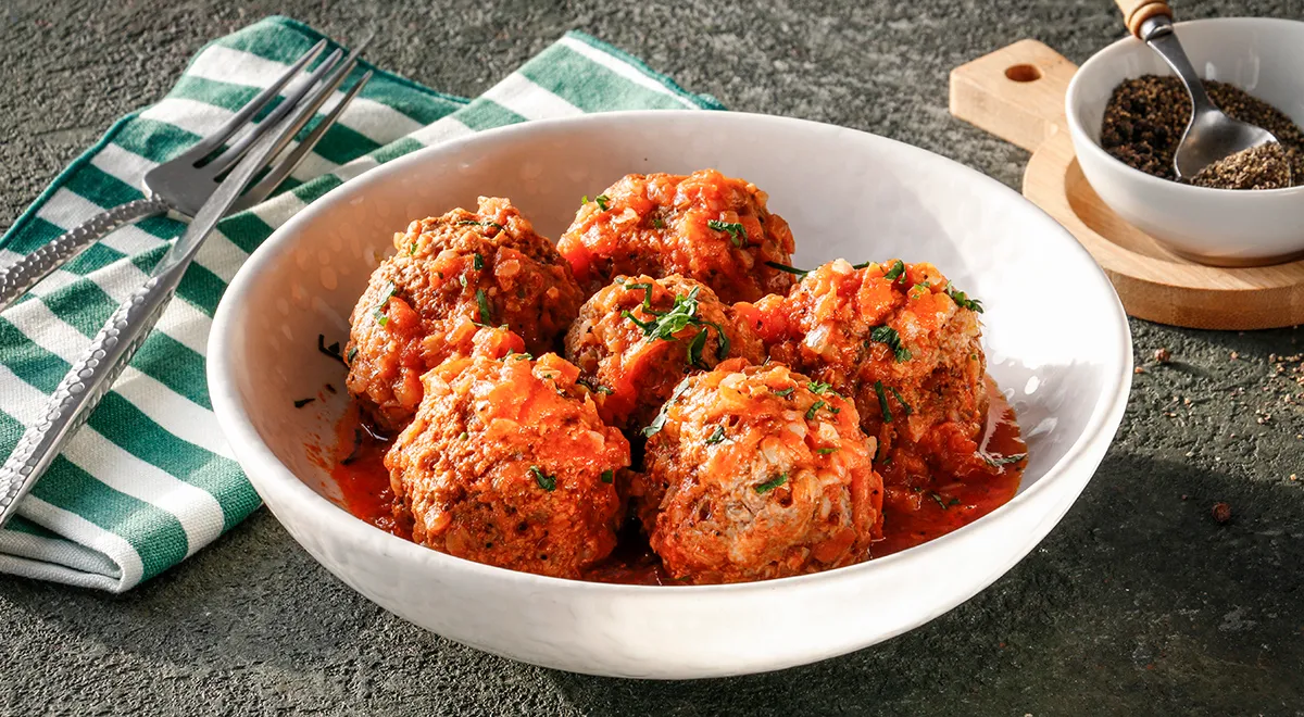 Готовка тефтелей с гречкой в мультиварке