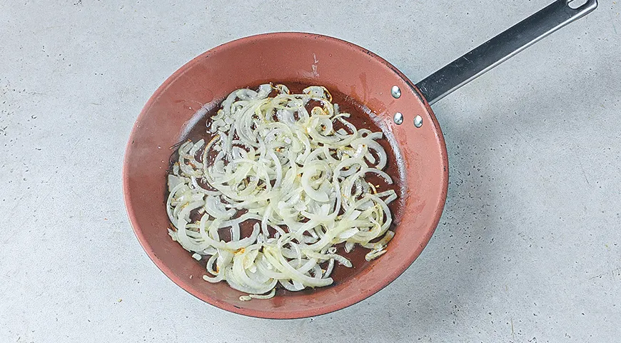 Мясо по-французски с шампиньонами