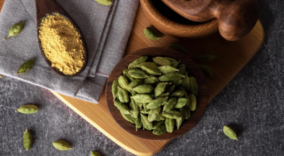 Нутрициолог назвал 4 ингредиента для кофе, которые помогут похудеть