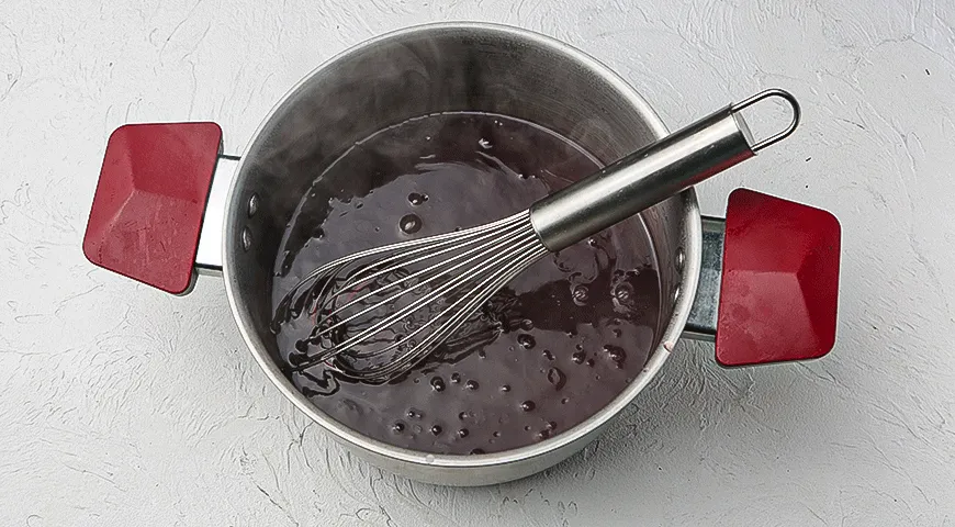 Ягодный кисель с мороженым