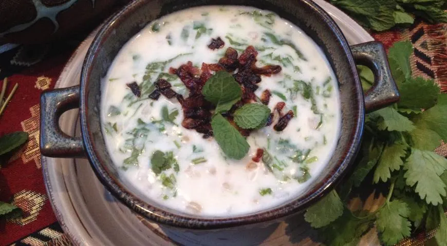 Горячий армянский спас с мацуном