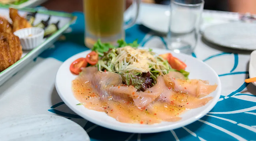 В Японии, особенно в северных префектурах Хоккайдо, голец используют для сашими