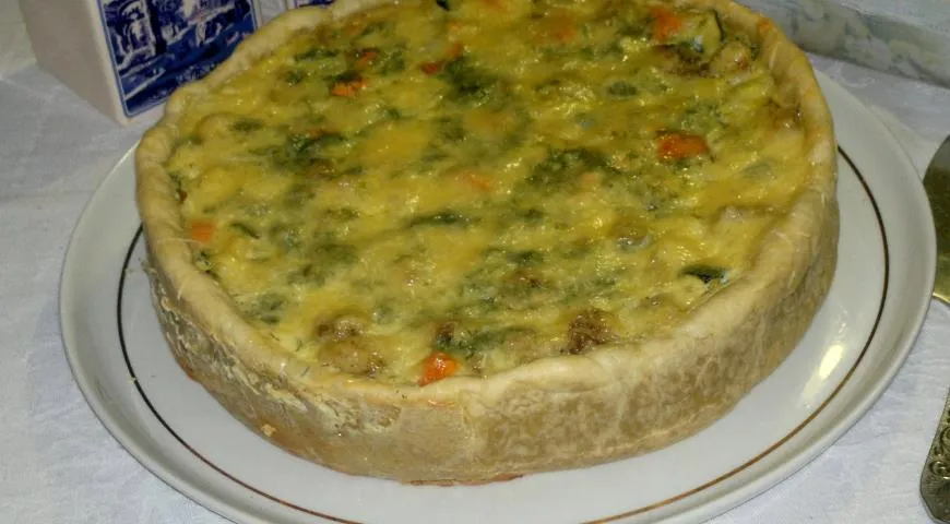 Пирог с рыбой и овощами