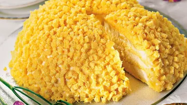 Торт «Мимоза» вместо салата: московский ресторан запустил новый тренд