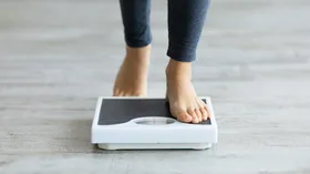 Килограммы уйдут быстрее: эксперты объяснили, как правильно взвешиваться