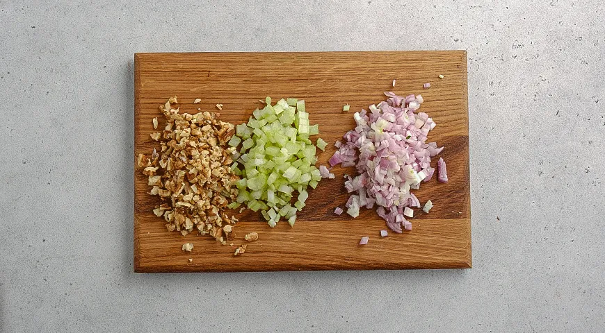 Веганские голубцы с рисом и орехами