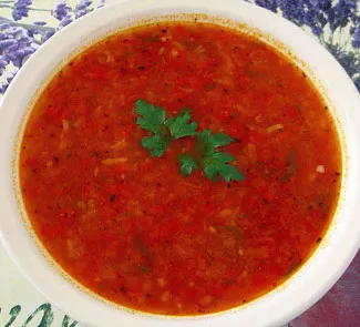 Томатный суп с венгерским перцем и рисом