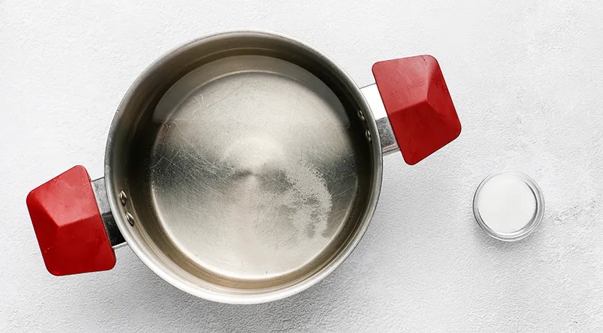 Жареные макароны с творогом