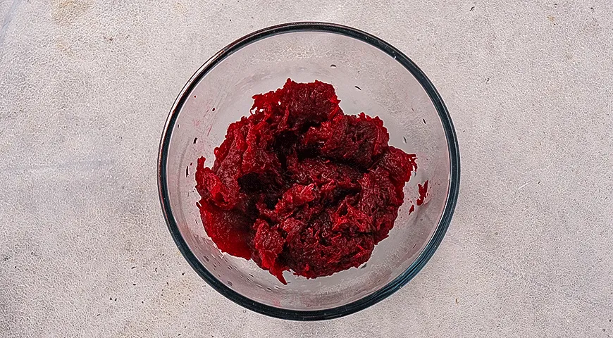 Свекольный паштет с гренками