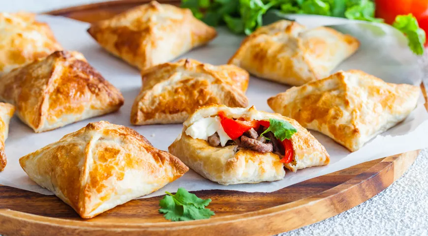 Слойки-конвертики с фетой и бараниной