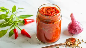 Жгучая домашняя аджика