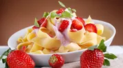Паста с клубникой и мягким сыром — нашли неожиданное сочетание, которое захочется повторять до конца лета