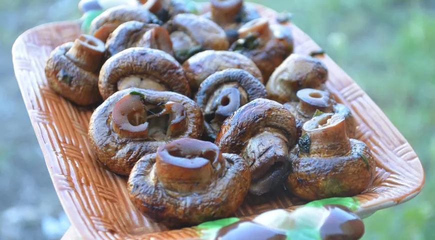 Шампиньоны на мангале