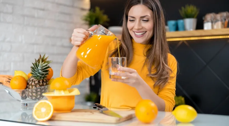 Фитнес-эксперт 30 дней подряд пила свежевыжатый сок — вот как улучшилось ее здоровье