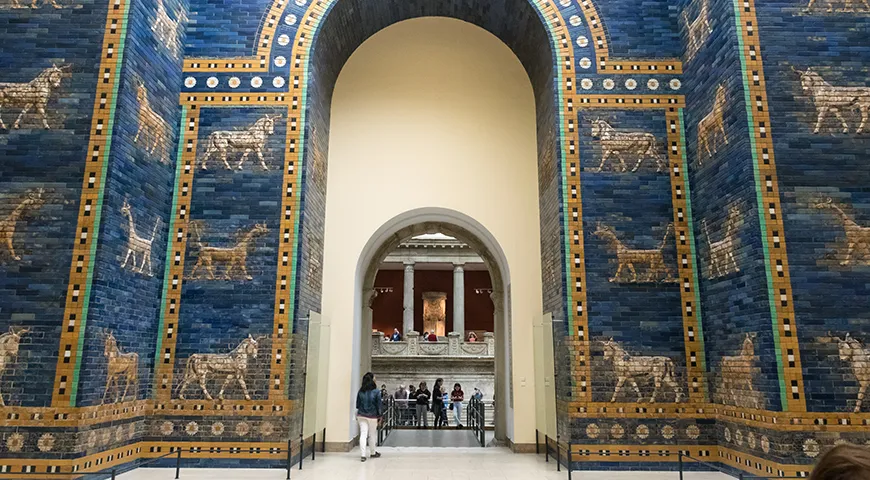 Ворота богини плодородия Иштар — именно с ее культом было связано виноделие в Месопотамии