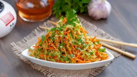 Кабачки по-корейски на зиму: рецепт, который просят все соседи