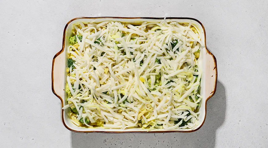 ПП-запеканка с курицей и брокколи в духовке