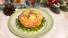 Салат с яичными блинчиками и колбасой с майонезом