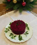 Салат свекольный с черносливом и орехами