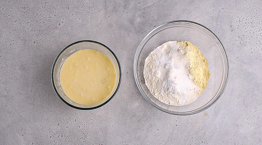 Кукурузные кексы с сосисками