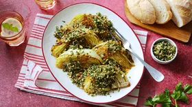 Овощные стейки и теплый нежный салат – легкий вкусный ужин для лета